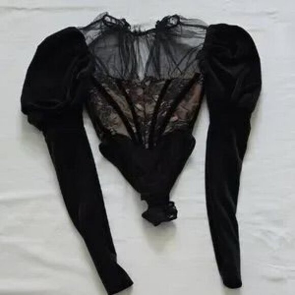 House of CB Athenea black Lace with puff velvet sleeveless - Picture 6 of 7